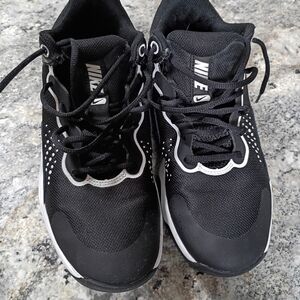 Nike Men's Black and White Sneakers